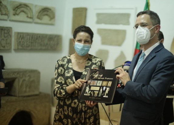 تعاون جزائري أمريكي لحماية الممتلكات الثقافية